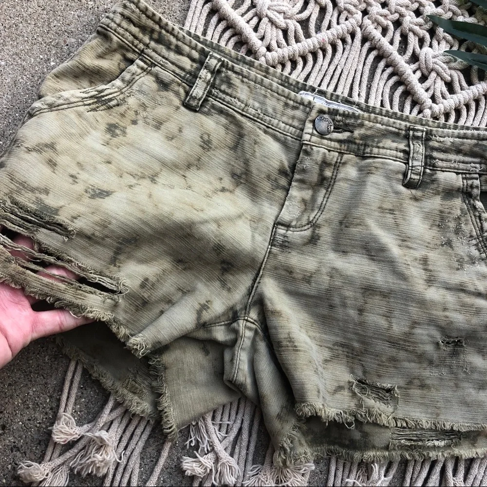Free People Green Distressed Shorts Size 2